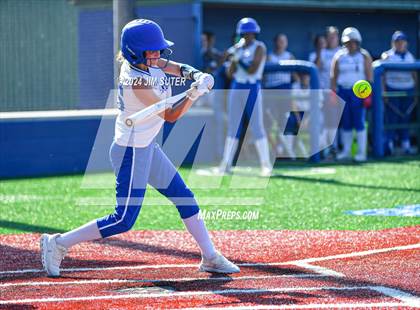 Thumbnail 1 in Slocum vs Moulton (UIL 1A Regional Final) Game 1 photogallery.
