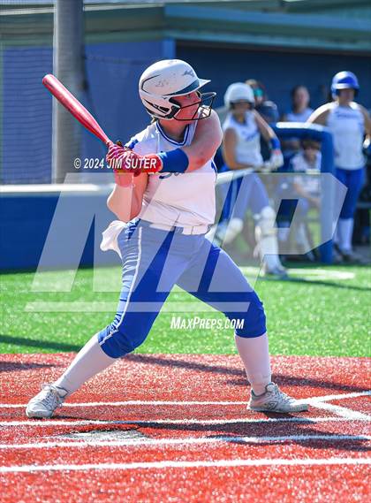 Thumbnail 3 in Slocum vs Moulton (UIL 1A Regional Final) Game 1 photogallery.