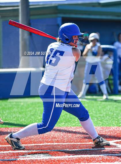 Thumbnail 3 in Slocum vs Moulton (UIL 1A Regional Final) Game 1 photogallery.