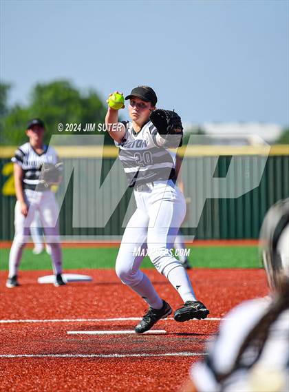 Thumbnail 3 in Slocum vs Moulton (UIL 1A Regional Final) Game 1 photogallery.