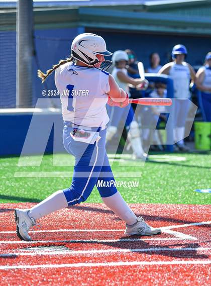 Thumbnail 2 in Slocum vs Moulton (UIL 1A Regional Final) Game 1 photogallery.