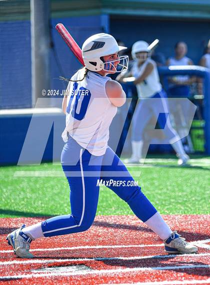 Thumbnail 2 in Slocum vs Moulton (UIL 1A Regional Final) Game 1 photogallery.