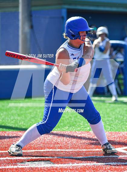 Thumbnail 2 in Slocum vs Moulton (UIL 1A Regional Final) Game 1 photogallery.
