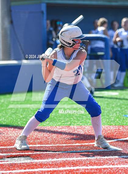 Thumbnail 1 in Slocum vs Moulton (UIL 1A Regional Final) Game 1 photogallery.
