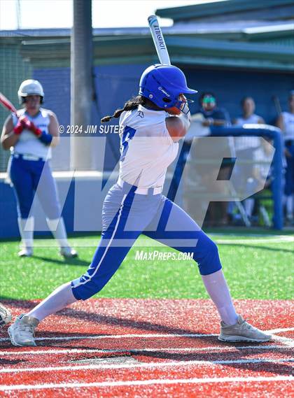 Thumbnail 1 in Slocum vs Moulton (UIL 1A Regional Final) Game 1 photogallery.