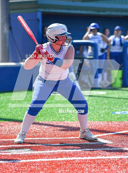 Thumbnail 2 in Slocum vs Moulton (UIL 1A Regional Final) Game 1 photogallery.