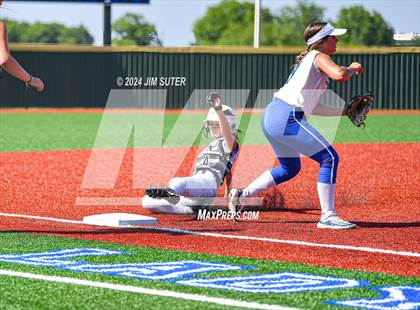 Thumbnail 2 in Slocum vs Moulton (UIL 1A Regional Final) Game 1 photogallery.