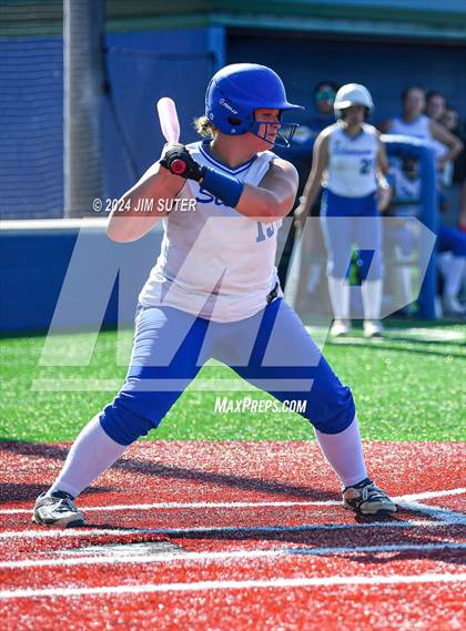 Thumbnail 1 in Slocum vs Moulton (UIL 1A Regional Final) Game 1 photogallery.