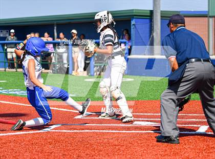 Thumbnail 2 in Slocum vs Moulton (UIL 1A Regional Final) Game 1 photogallery.