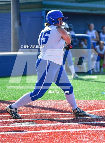 Thumbnail 2 in Slocum vs Moulton (UIL 1A Regional Final) Game 1 photogallery.