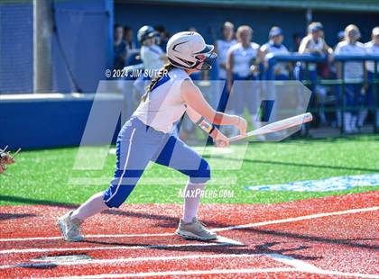 Thumbnail 1 in Slocum vs Moulton (UIL 1A Regional Final) Game 1 photogallery.