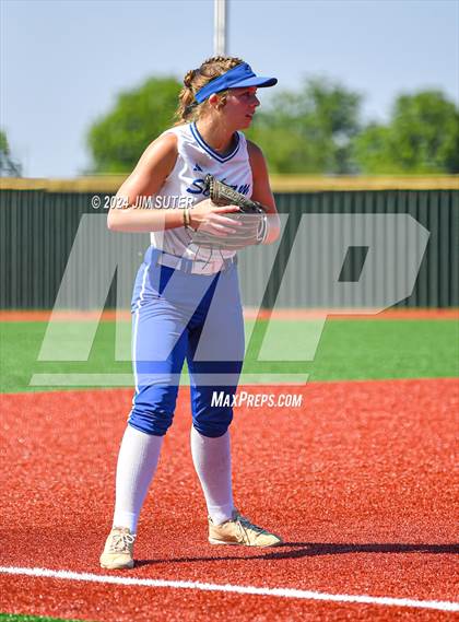 Thumbnail 1 in Slocum vs Moulton (UIL 1A Regional Final) Game 1 photogallery.