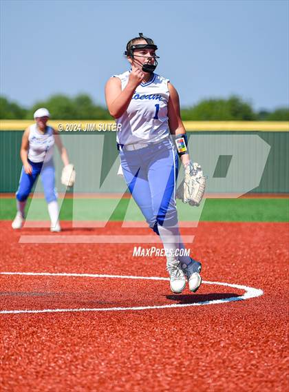 Thumbnail 3 in Slocum vs Moulton (UIL 1A Regional Final) Game 1 photogallery.