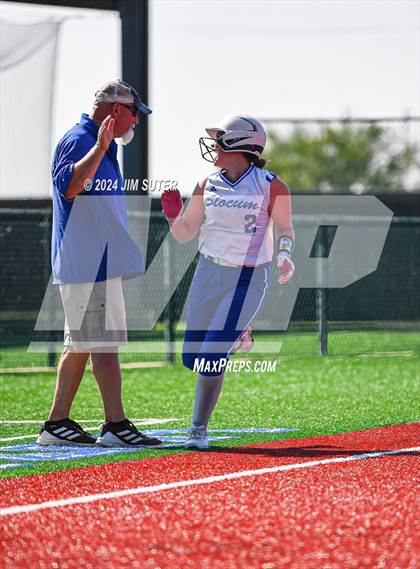 Thumbnail 3 in Slocum vs Moulton (UIL 1A Regional Final) Game 1 photogallery.