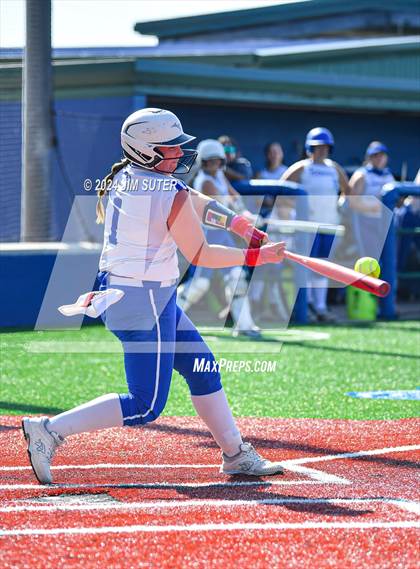 Thumbnail 1 in Slocum vs Moulton (UIL 1A Regional Final) Game 1 photogallery.