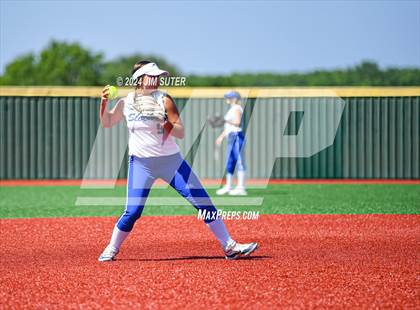 Thumbnail 3 in Slocum vs Moulton (UIL 1A Regional Final) Game 1 photogallery.
