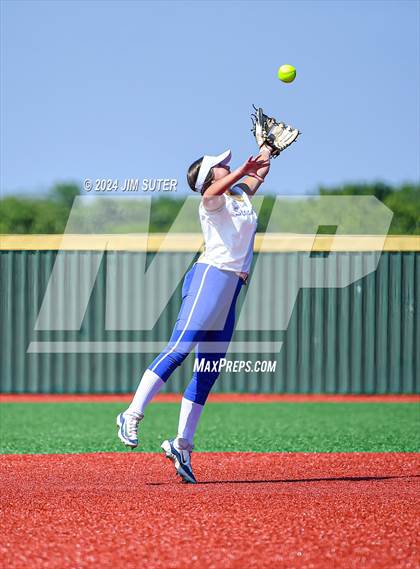 Thumbnail 2 in Slocum vs Moulton (UIL 1A Regional Final) Game 1 photogallery.