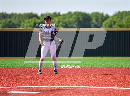 Thumbnail 1 in Slocum vs Moulton (UIL 1A Regional Final) Game 1 photogallery.