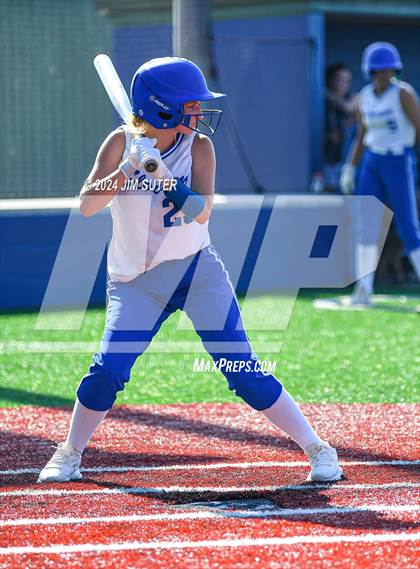 Thumbnail 3 in Slocum vs Moulton (UIL 1A Regional Final) Game 1 photogallery.