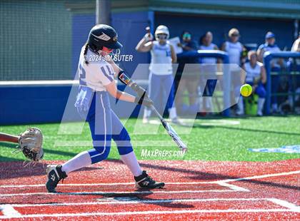 Thumbnail 1 in Slocum vs Moulton (UIL 1A Regional Final) Game 1 photogallery.
