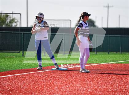 Thumbnail 3 in Slocum vs Moulton (UIL 1A Regional Final) Game 1 photogallery.