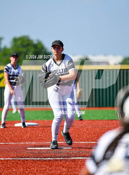 Thumbnail 3 in Slocum vs Moulton (UIL 1A Regional Final) Game 1 photogallery.