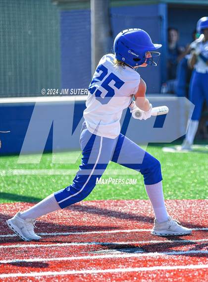 Thumbnail 1 in Slocum vs Moulton (UIL 1A Regional Final) Game 1 photogallery.