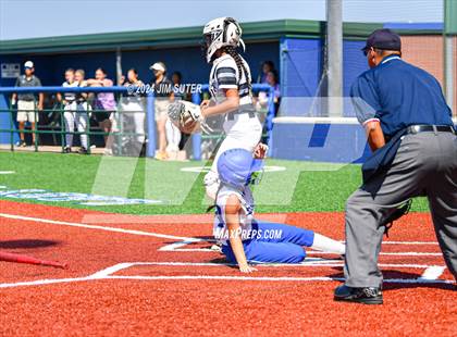 Thumbnail 1 in Slocum vs Moulton (UIL 1A Regional Final) Game 1 photogallery.