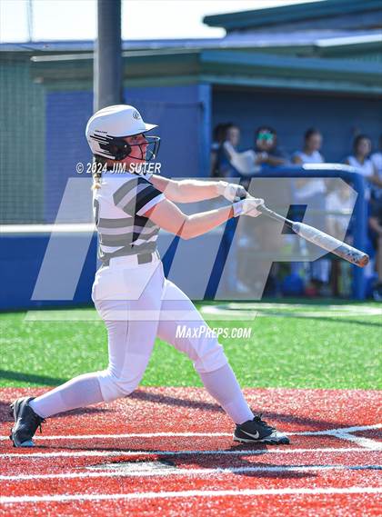 Thumbnail 3 in Slocum vs Moulton (UIL 1A Regional Final) Game 1 photogallery.