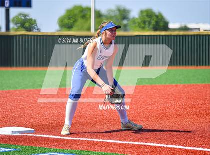 Thumbnail 2 in Slocum vs Moulton (UIL 1A Regional Final) Game 1 photogallery.