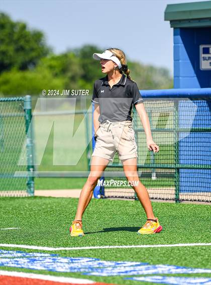 Thumbnail 2 in Slocum vs Moulton (UIL 1A Regional Final) Game 1 photogallery.