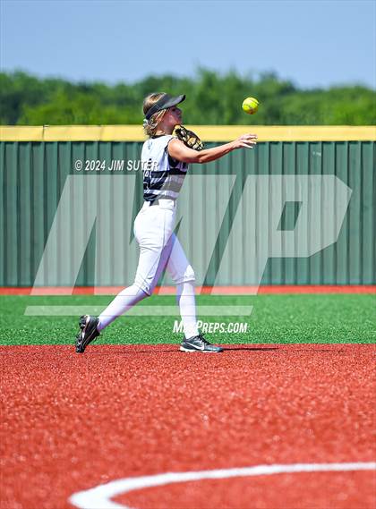 Thumbnail 2 in Slocum vs Moulton (UIL 1A Regional Final) Game 1 photogallery.