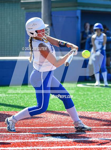 Thumbnail 3 in Slocum vs Moulton (UIL 1A Regional Final) Game 1 photogallery.