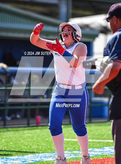 Thumbnail 3 in Slocum vs Moulton (UIL 1A Regional Final) Game 1 photogallery.