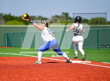 Thumbnail 1 in Slocum vs Moulton (UIL 1A Regional Final) Game 1 photogallery.
