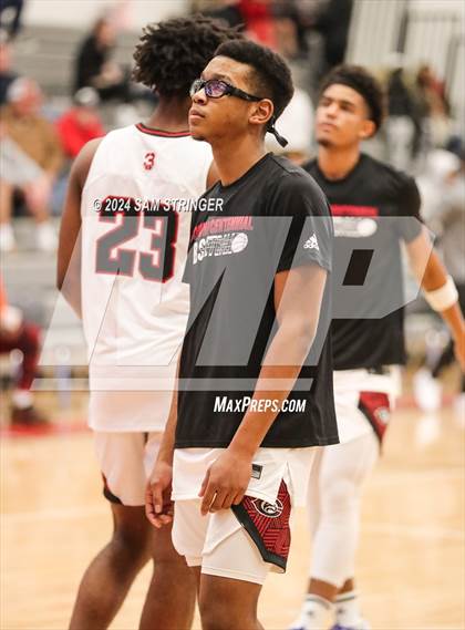 Thumbnail 2 in Centennial vs. Salesian College Preparatory (Pro Image Holiday Classic Large Schools) photogallery.