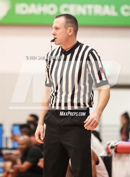 Thumbnail 3 in Centennial vs. Salesian College Preparatory (Pro Image Holiday Classic Large Schools) photogallery.