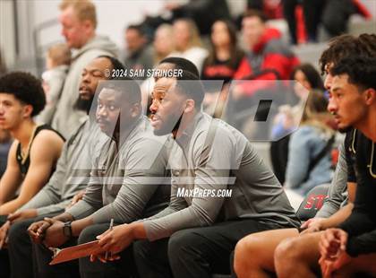 Thumbnail 3 in Centennial vs. Salesian College Preparatory (Pro Image Holiday Classic Large Schools) photogallery.