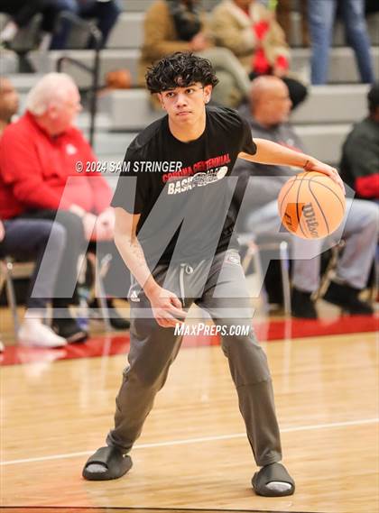 Thumbnail 3 in Centennial vs. Salesian College Preparatory (Pro Image Holiday Classic Large Schools) photogallery.