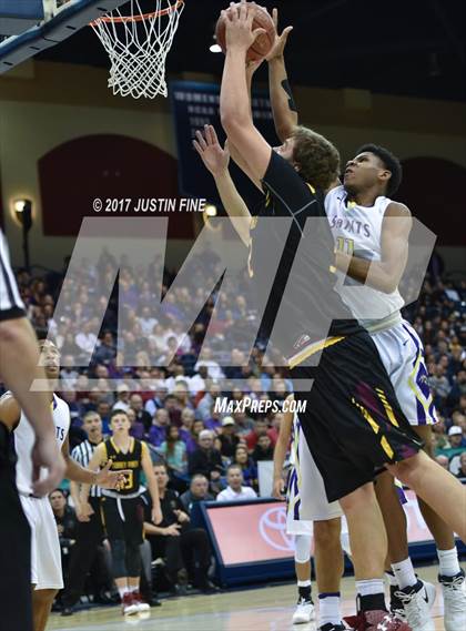 Thumbnail 2 in Torrey Pines vs. St. Augustine (CIF San Diego Open Division Final) photogallery.