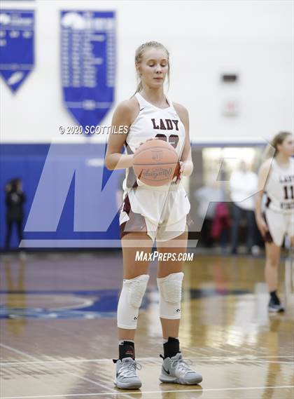 Thumbnail 3 in Unioto vs Vinton County (OHSAA D2 District Semifinal) photogallery.