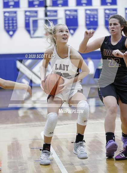 Thumbnail 1 in Unioto vs Vinton County (OHSAA D2 District Semifinal) photogallery.