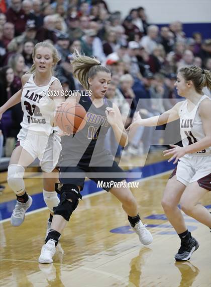 Thumbnail 3 in Unioto vs Vinton County (OHSAA D2 District Semifinal) photogallery.