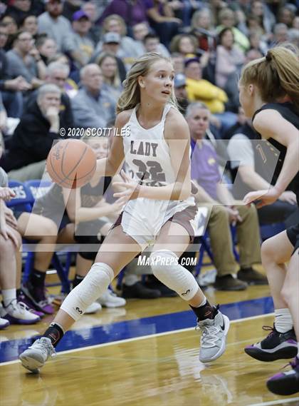 Thumbnail 1 in Unioto vs Vinton County (OHSAA D2 District Semifinal) photogallery.