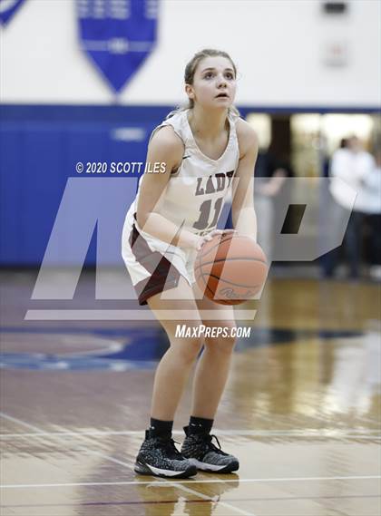 Thumbnail 3 in Unioto vs Vinton County (OHSAA D2 District Semifinal) photogallery.