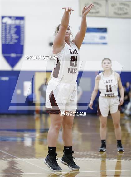 Thumbnail 2 in Unioto vs Vinton County (OHSAA D2 District Semifinal) photogallery.