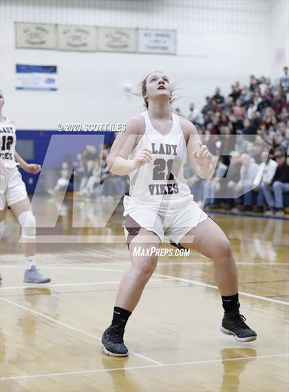 Thumbnail 2 in Unioto vs Vinton County (OHSAA D2 District Semifinal) photogallery.