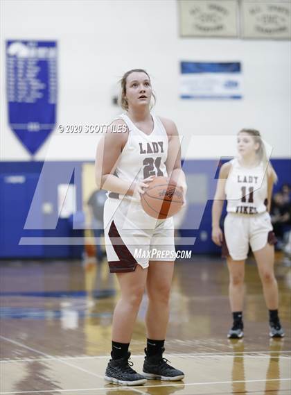 Thumbnail 1 in Unioto vs Vinton County (OHSAA D2 District Semifinal) photogallery.