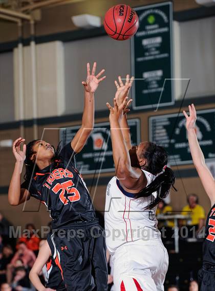 Thumbnail 2 in Parkway South vs Edwardsville (Prepcasts Elite Girls Shootout VI) photogallery.