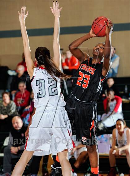 Thumbnail 2 in Parkway South vs Edwardsville (Prepcasts Elite Girls Shootout VI) photogallery.